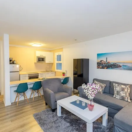 2br Private Terrace House - Solarium & Pool Apartmán