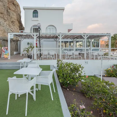 2br Private Terrace House - Solarium & Pool Apartmán *
