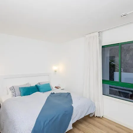 2br Private Terrace House - Solarium & Pool Apartment