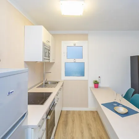 2br Private Terrace House - Solarium & Pool