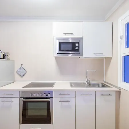 2br Private Terrace House - Solarium & Pool
