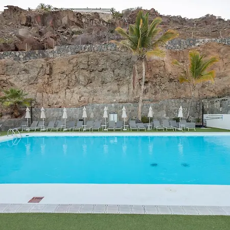 2br Private Terrace House - Solarium & Pool